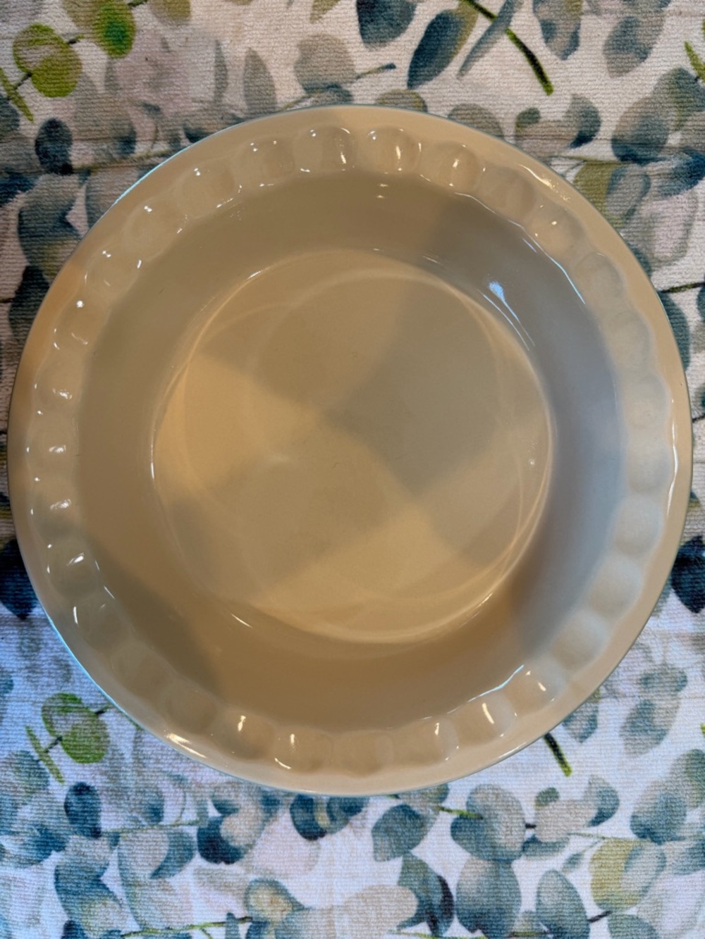 Le Creuset Traditional Pie Dish in Caribbean